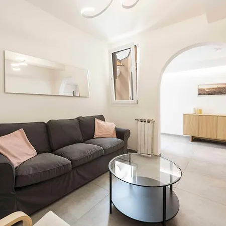 Brand New In The Heart Of By Mmega Apartament